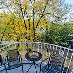 Maxim Apartment *