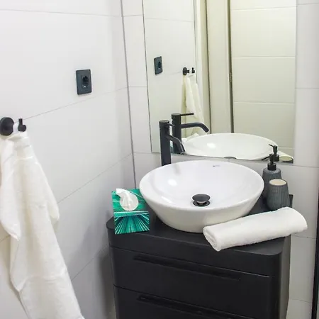 דירה Maxim מוסטר